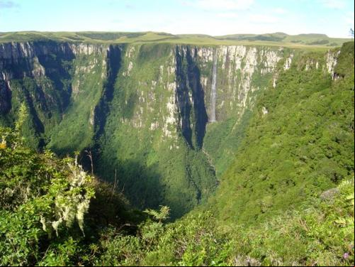 Canyon da Encerra - S. J. dos Ausentes - RS. Foto Luiz Fernando Guglielmi